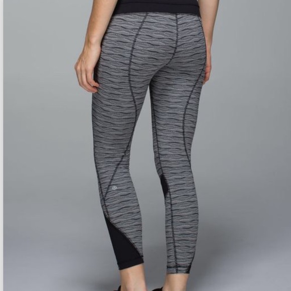 Lululemon inspire tight textured waves leggings 4 - Picture 1 of 7